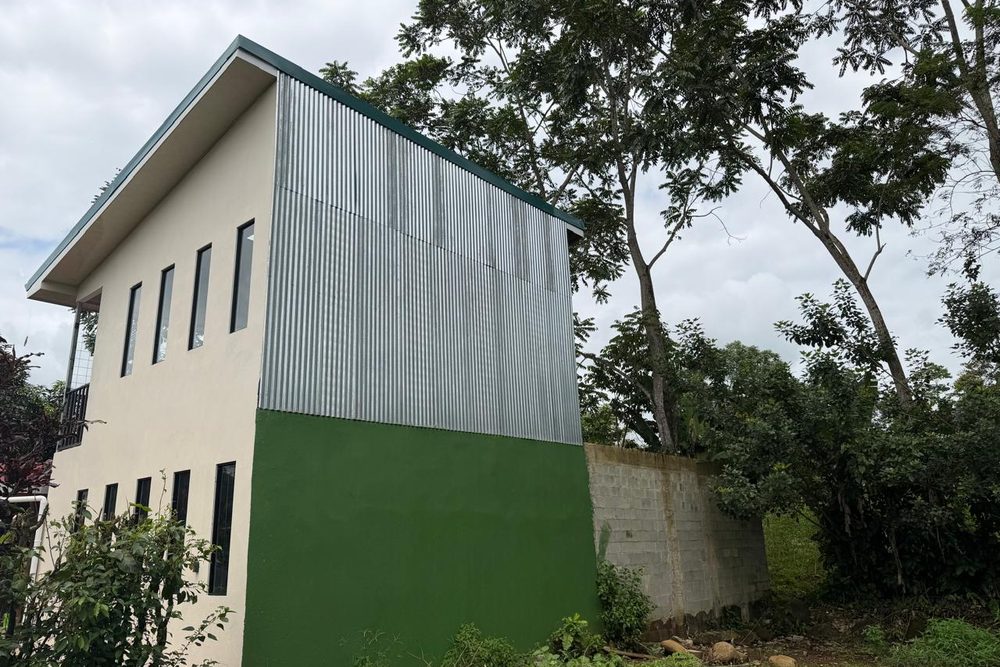 Casa de Habitación en Chachagua — Vivienda de dos niveles construida desde cero